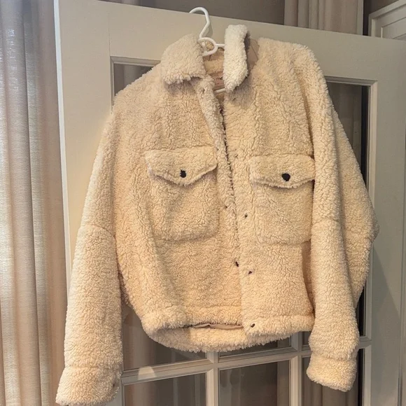 Women’s Free People Cream Sherpa Jacket in Medium - Picture 1 of 15